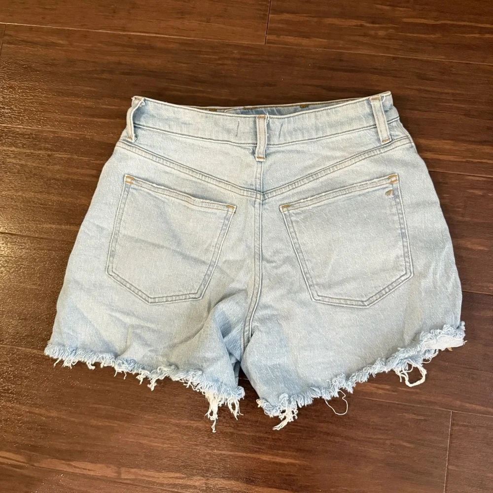 Madewell curvy perfect mid-length jean short in size 27 - Picture 2 of 4